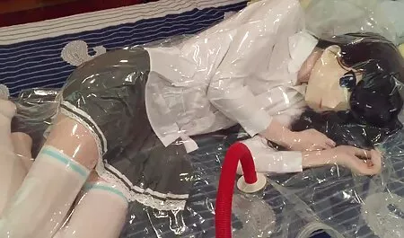 Huora kahdella vartaalla karvainen porno