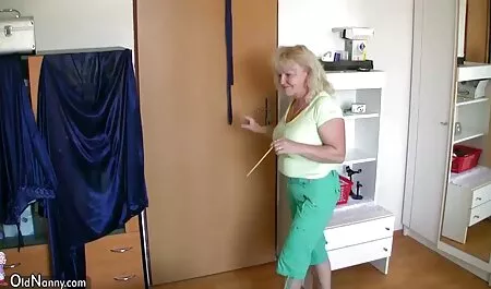 Kukko urheilun kaveri repiminen vanhempaa pillua kurkun tyttö täynnä rakkautta