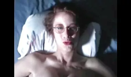 Palvelu pilkkaa kolhoosia ja porno vanha nainen täyttää sen spermalla.
