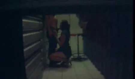 Nuoren porno vanha nainen tytön jalo sukupuoli