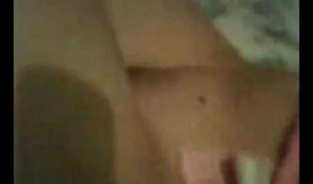 Neitsyt eristyksissä huoneessa pillu porno naisen kanssa