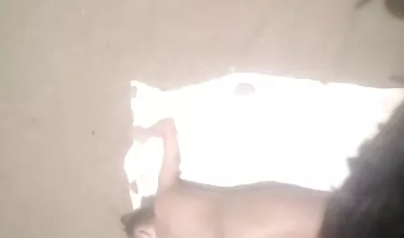 Hauskaa kaksi roskaa porno vanha nainen masturboi