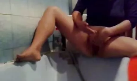 Valtava bbw laseilla rauhoittaa lasta karvainen pillu