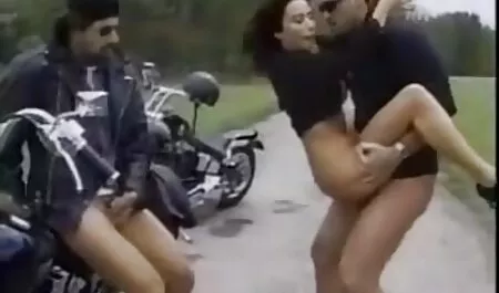Mies takahuoneessa, tyttö meni castingiin vanhaa pillua filmit