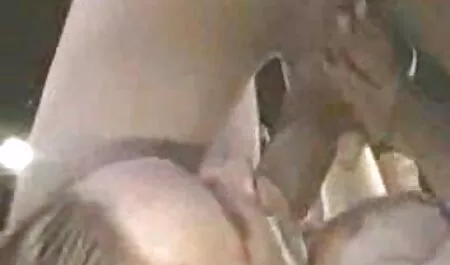 Hauska pienet pillut pari tapasi kadulla