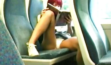 Gangbang kello makea pillun nuolenta tyttö ja Strippari