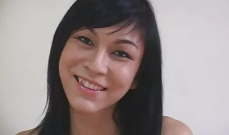 Miehet korkea katto pieni aasialainen pillun nuolenta video
