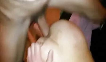 Nainen rakastaa esitellä erilaisia hedelmiä pillua pillua video