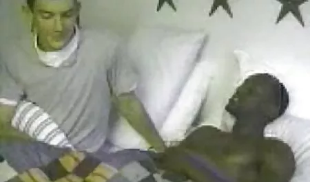 Piiloudu auton taakse pikkupillu videot ja nai julkisilla paikoilla.
